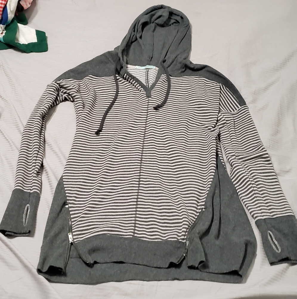 Maurice hooded shirt size medium